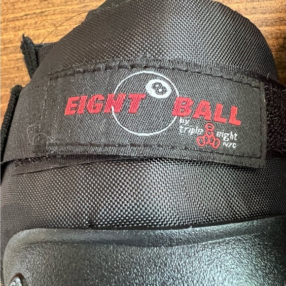 Eight Ball by Triple Eight Black Protective Knee and elbow Pads, youth size, EUC - Picture 3 of 5